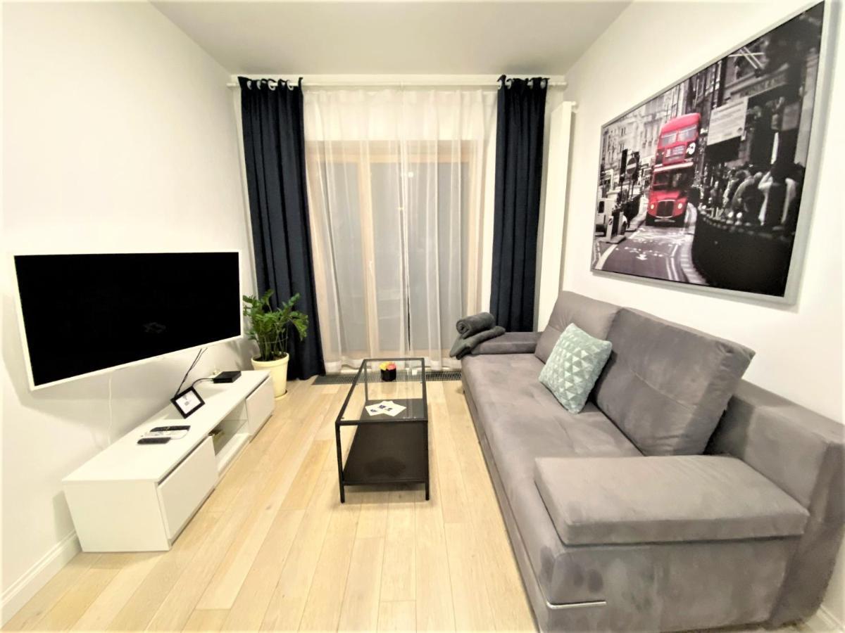 Exclusive 2Br! Apartment In Center +Netflix +Gym Warsaw Luaran gambar
