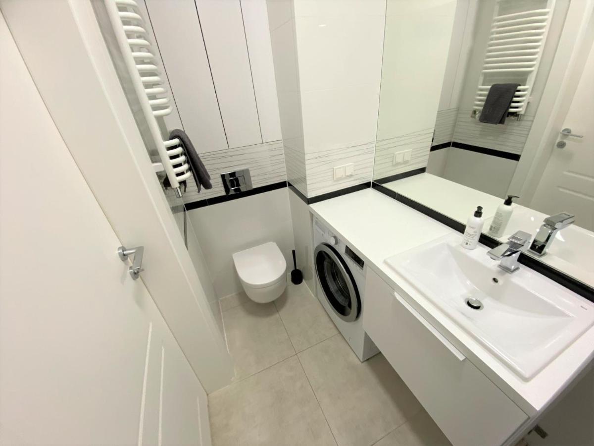 Exclusive 2Br! Apartment In Center +Netflix +Gym Warsaw Luaran gambar