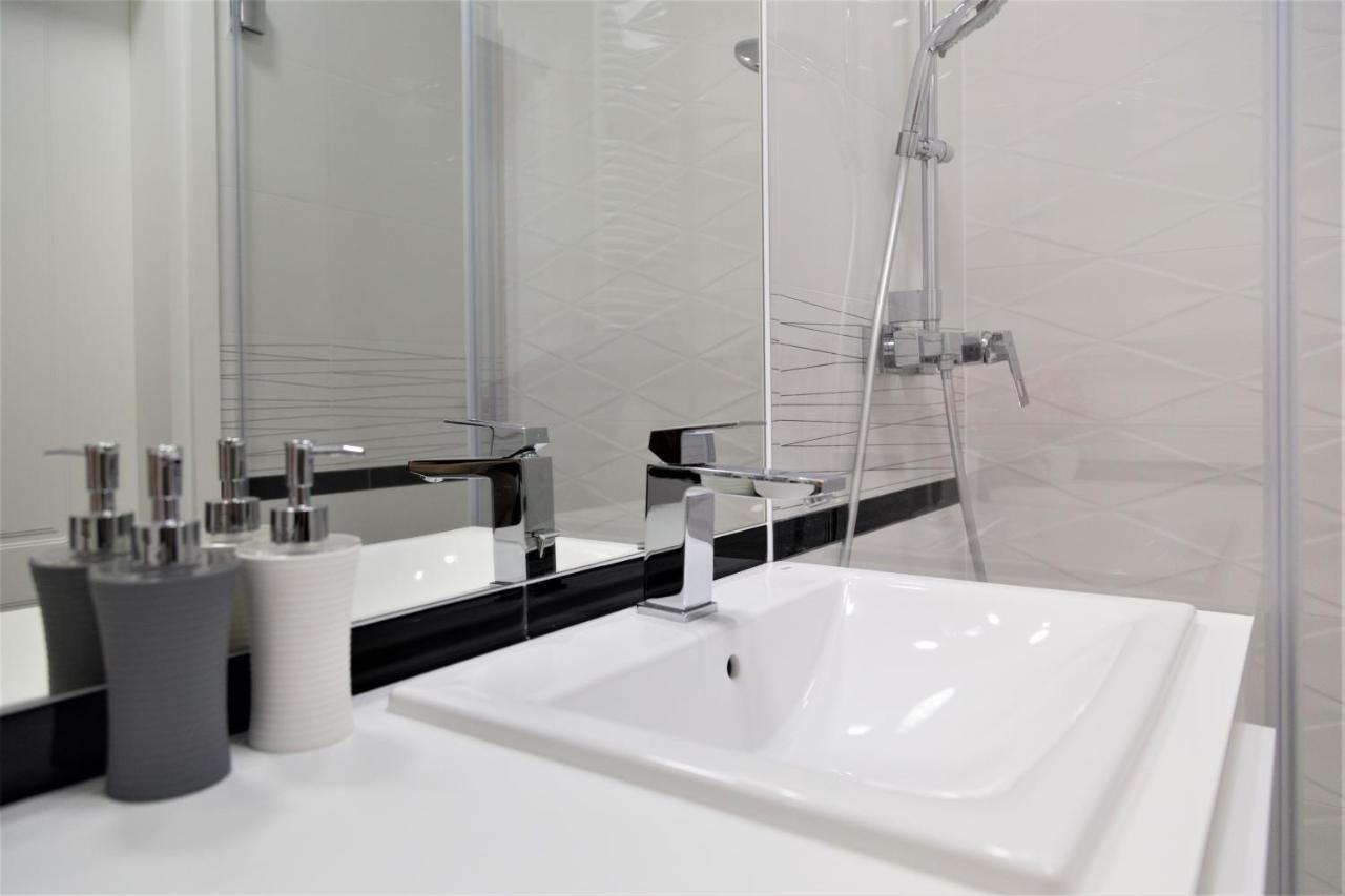 Exclusive 2Br! Apartment In Center +Netflix +Gym Warsaw Luaran gambar