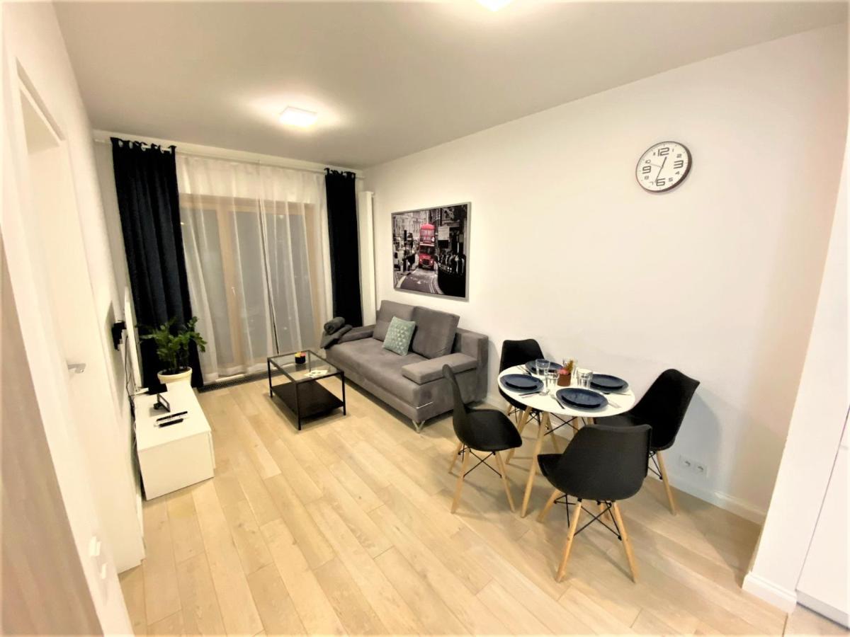 Exclusive 2Br! Apartment In Center +Netflix +Gym Warsaw Luaran gambar