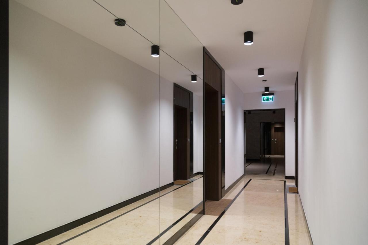 Exclusive 2Br! Apartment In Center +Netflix +Gym Warsaw Luaran gambar